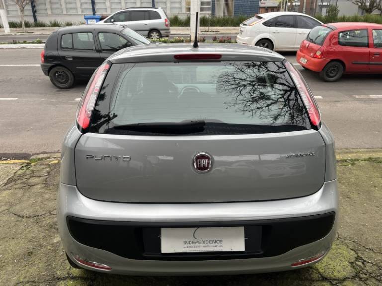 FIAT - PUNTO - 2012/2013 - Prata - R$ 40.900,00