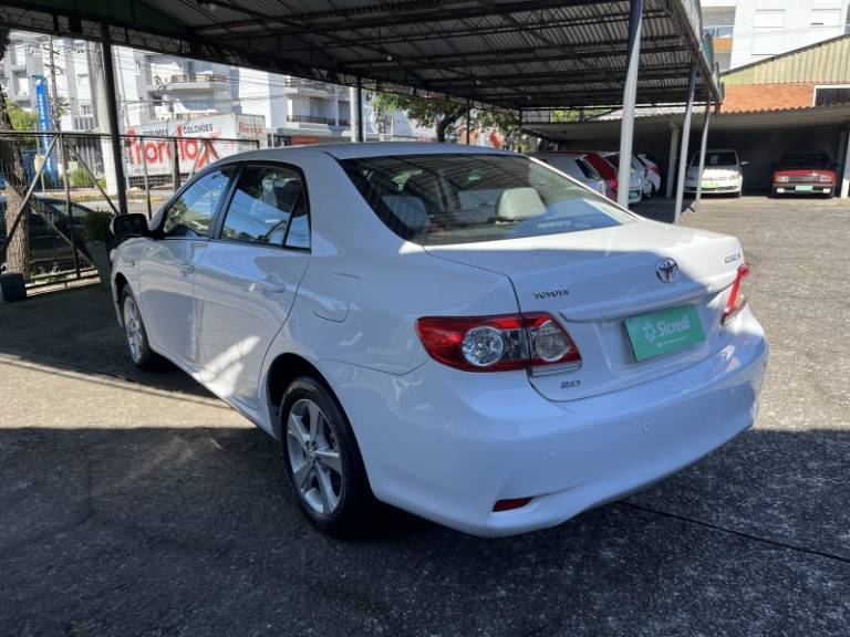 TOYOTA - COROLLA - 2013/2013 - Branca - R$ 73.900,00