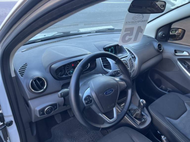 FORD - KA - 2015/2015 - Branca - R$ 46.900,00