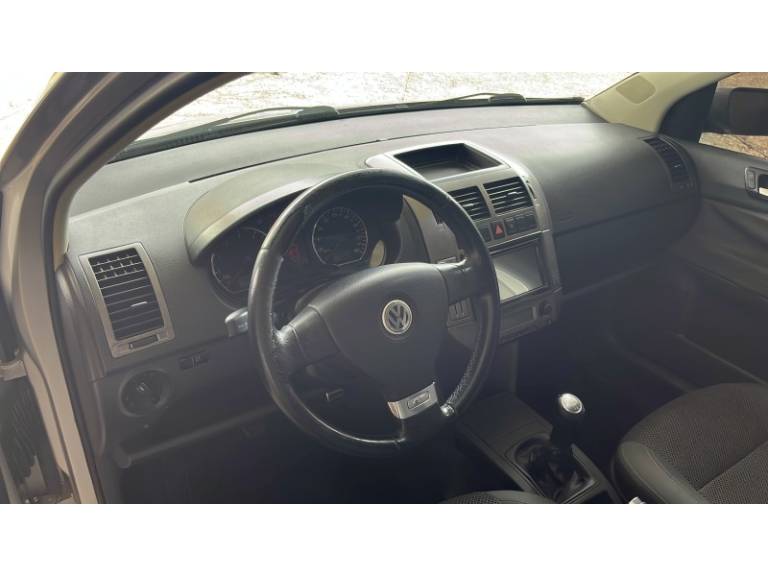 VOLKSWAGEN - POLO - 2008/2009 - Prata - R$ 47.900,00