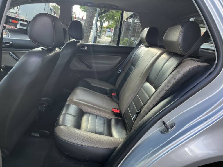 VOLKSWAGEN - GOLF - 2008/2008 - Prata - R$ 51.900,00